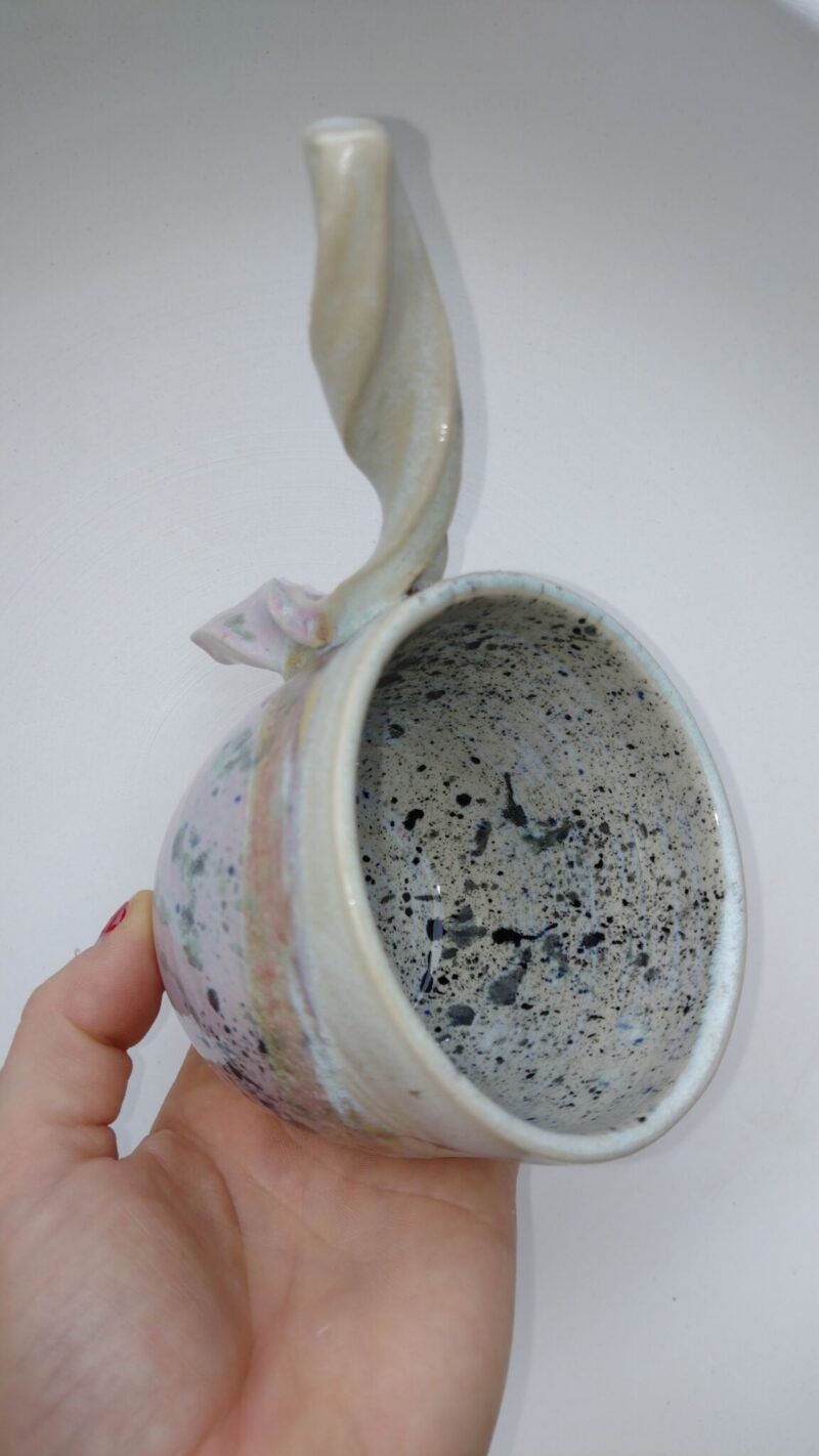 unika handmade, håndmalet keramik kop fra Kattholt Art, kattholt